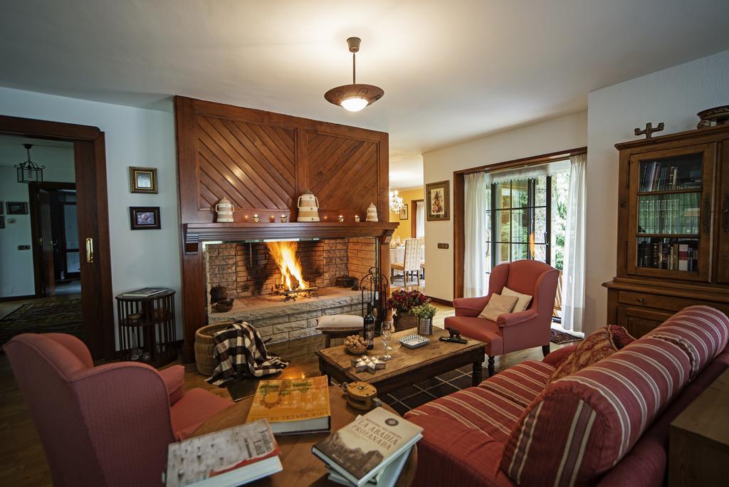 Chalet Casa Pepe Βιέλα Δωμάτιο φωτογραφία