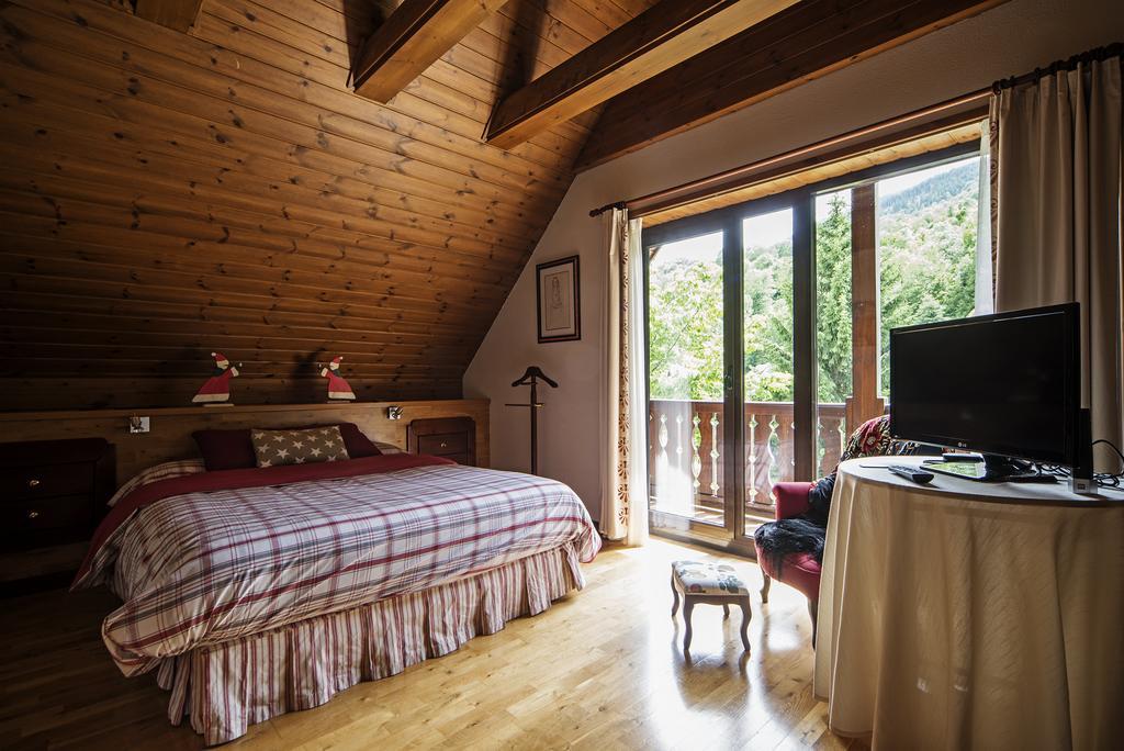 Chalet Casa Pepe Βιέλα Δωμάτιο φωτογραφία